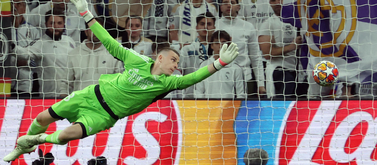 Lunin está cubriendo bien la baja de Courtois