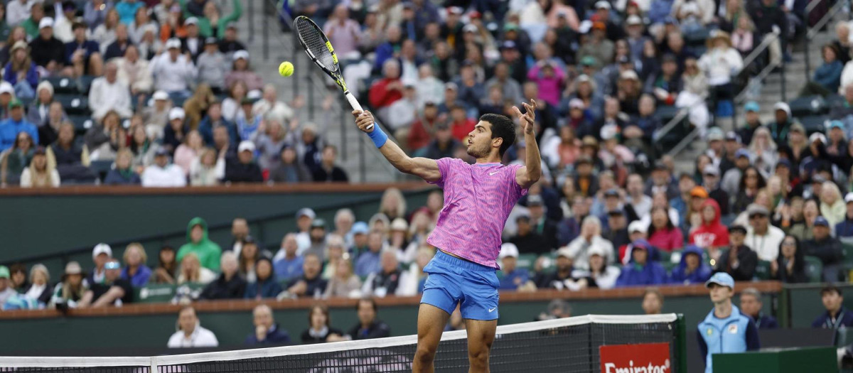 Carlos Alcaraz, durante su partido de Indian Wells