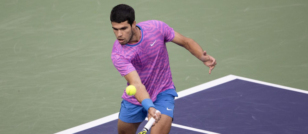 Carlos Alcaraz durante el partido ante Daniil Medvedev