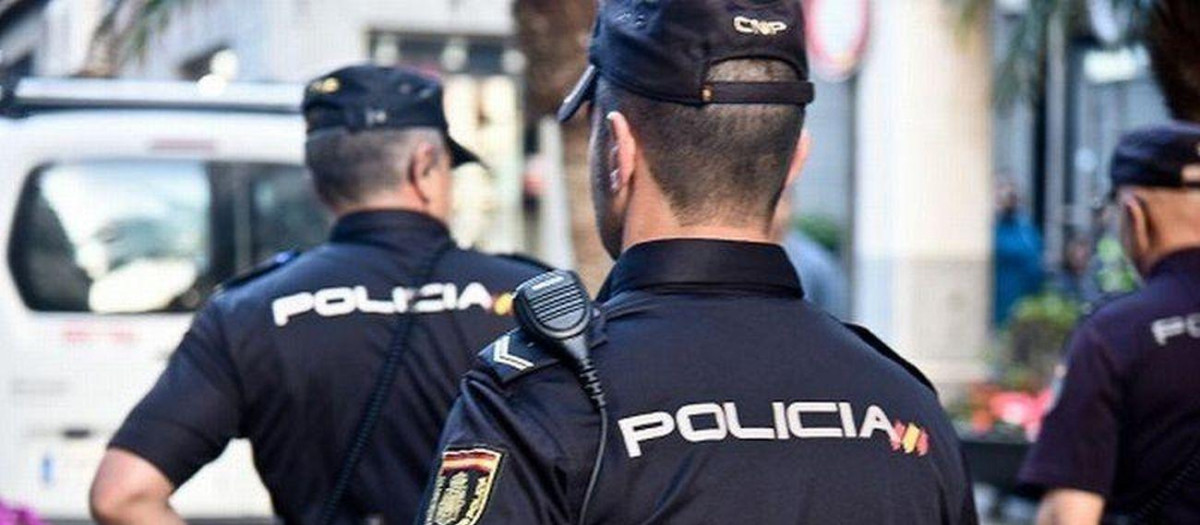 Agentes de Policía Nacional