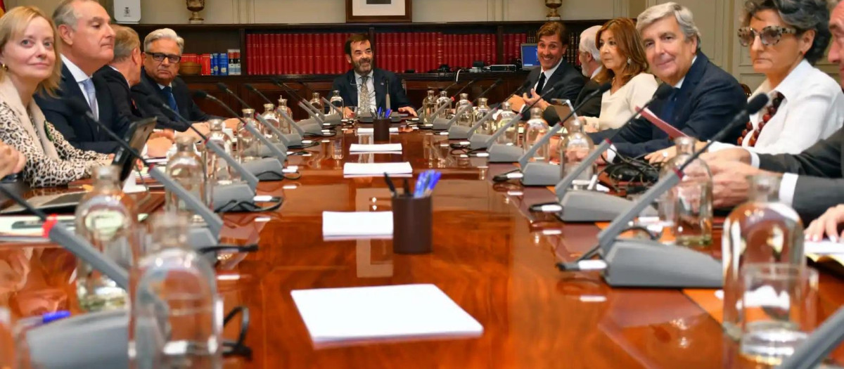 El Pleno del Consejo General del Poder Judicial, presidido por Vicente Guilarte