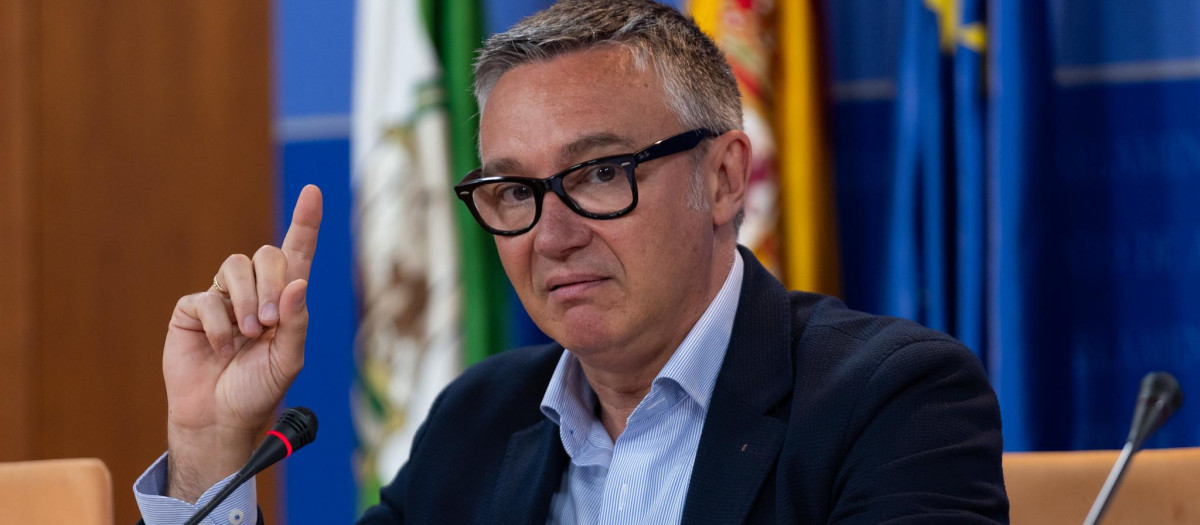 El portavoz de Vox en Andalucía, Manuel Gavira, en rueda de prensa