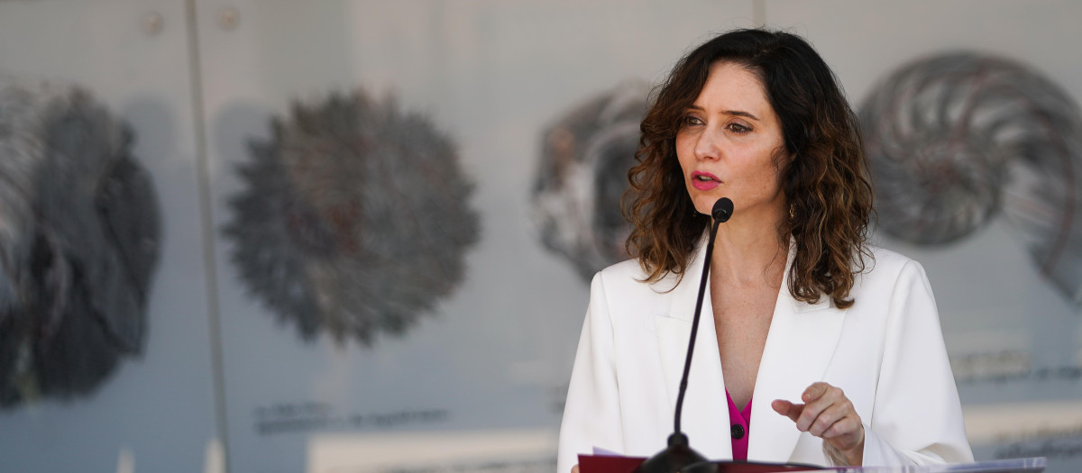 La presidenta de la Comunidad de Madrid, Isabel Díaz Ayuso, en un almuerzo de trabajo organizado por la Cámara Chilena de la Construcción