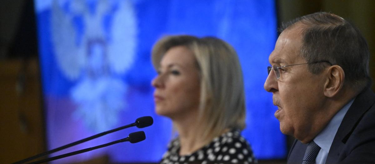 Sergei Lavrov, junto a la portavoz del Ministerio de Exteriores ruso, María Zajárova, en una imagen de archivo