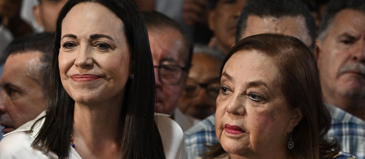 María Corina Machado junto con Corina Yoris