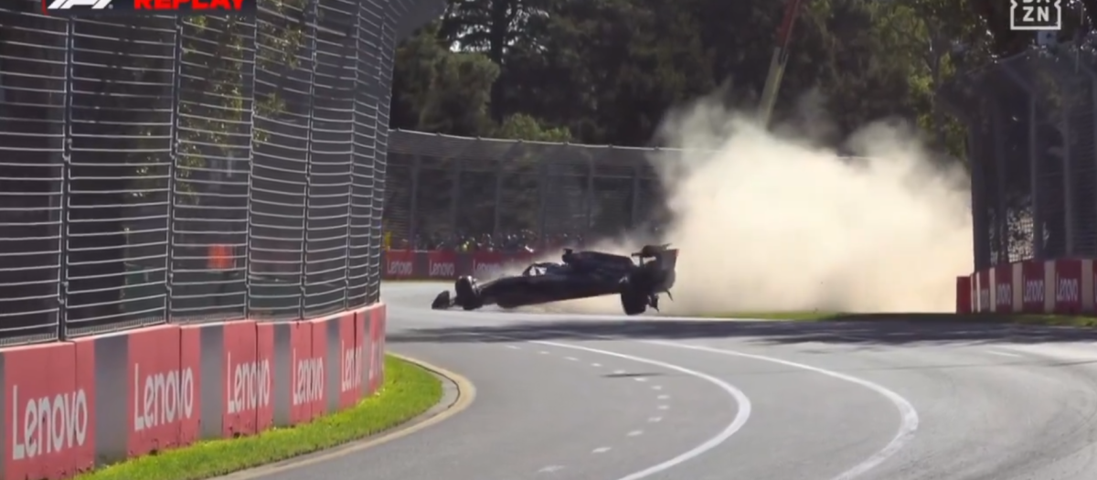 Momento del accidente de George Russell durante el GP de Australia