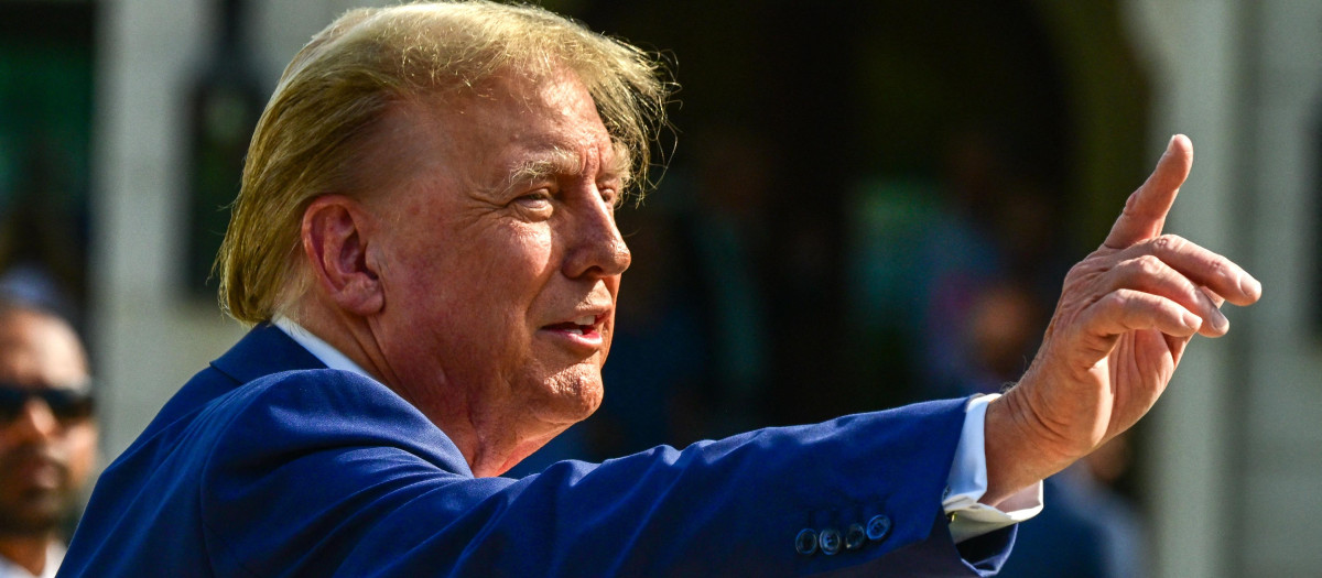 El expresidente Donald Trump en su residencia de Florida