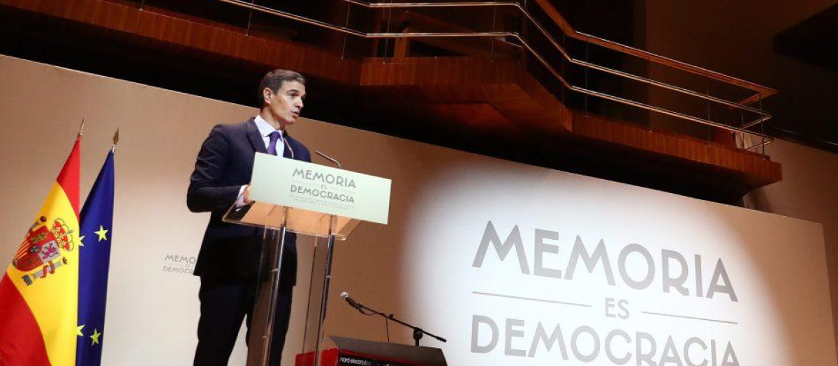 Pedro Sánchez durante un acto de la Ley de Memoria Democrática