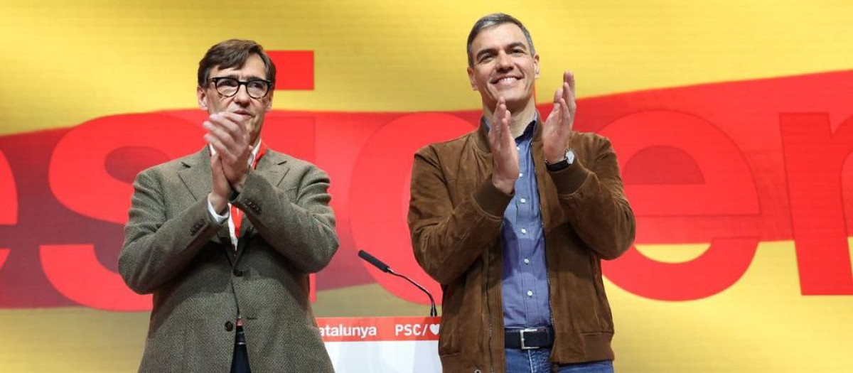 Pedro Sánchez y Salvador Illa en la clausura del XV Congreso del PSC