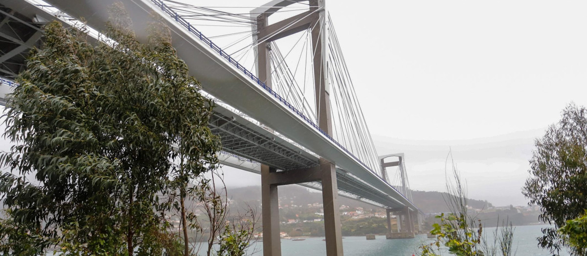 Vista del Puente de Rande, en la AP-9