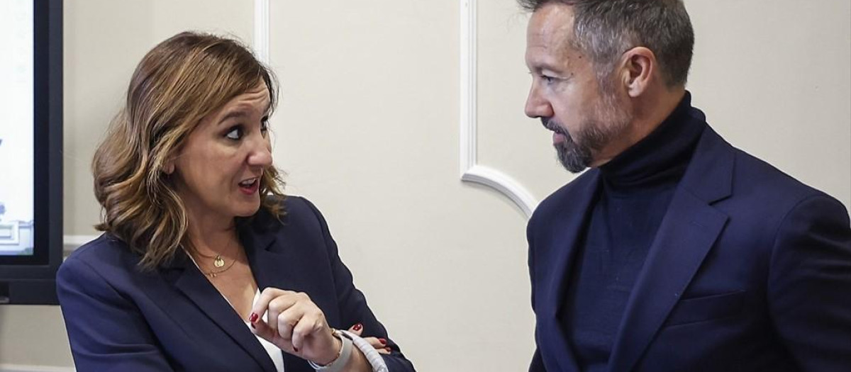 La alcaldesa de Valencia, María José Catalá, y el segundo teniente de Alcaldía, Juanma Badenas