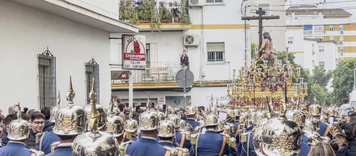 Salida de la Hermandad de El Sol este sábado, en Sevilla