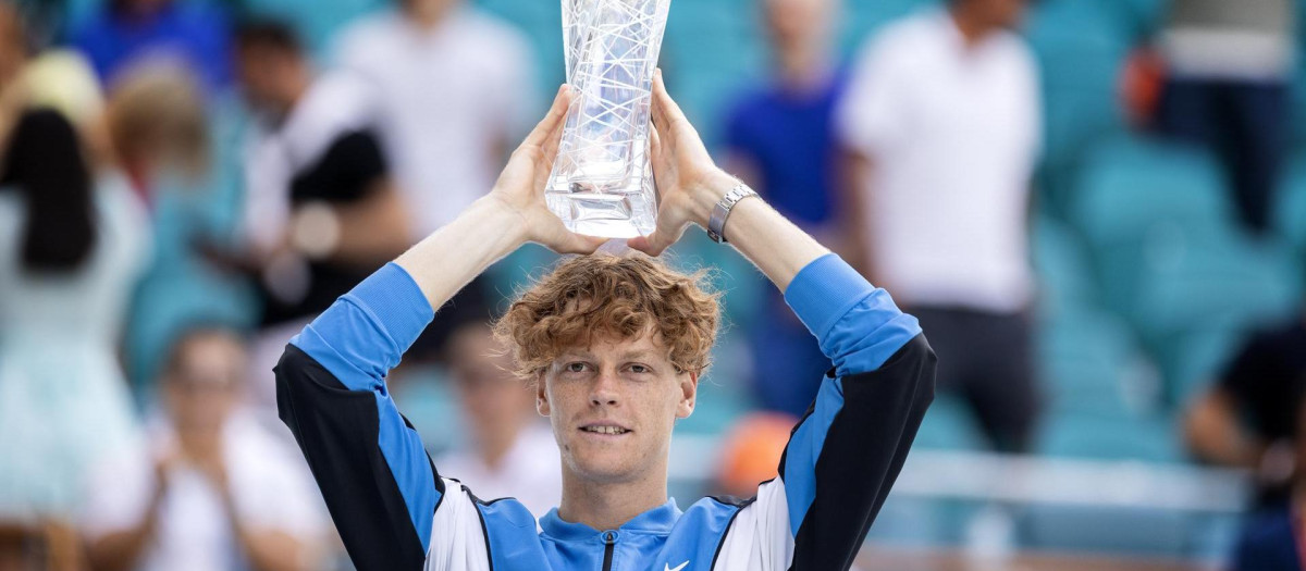 Sinner celebra su victoria en el Masters 1.000 de Miami