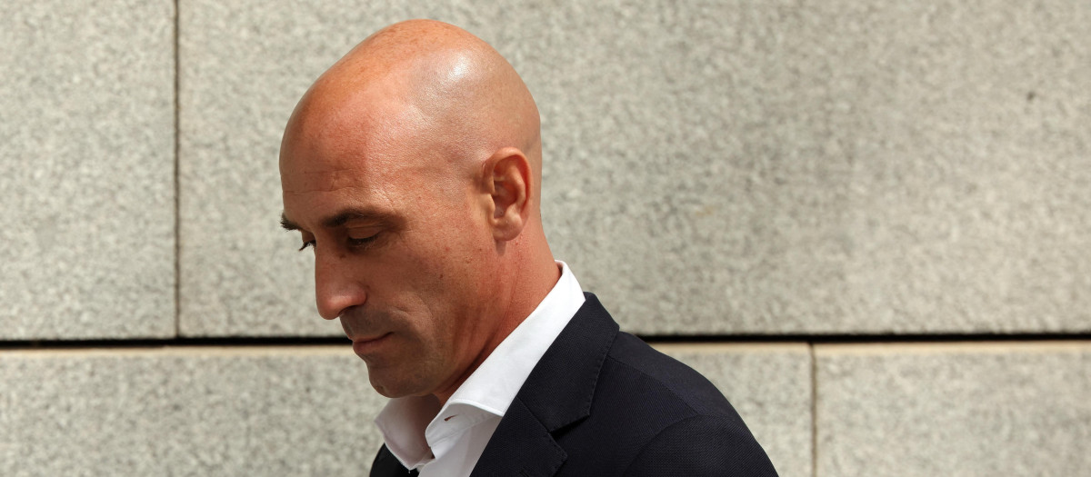 Rubiales se ha ido con la UCO al llegar a España