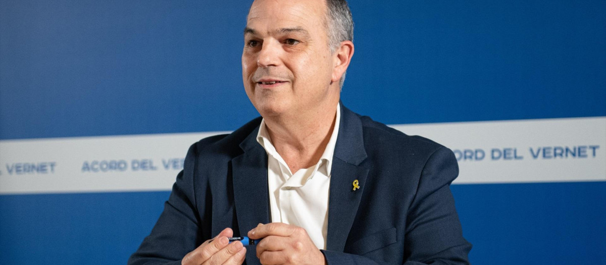 El secretario general de Junts per Catalunya, Jordi Turull, tras la firma del acuerdo de varios partidos independentistas catalanes, en Les 5 Éléments, a 26 de marzo de 2024, en Perpignan (Francia). El motivo de la comparecencia es explicar el acuerdo que ha firmado Junts con Joventut Republicana, Els Verds-Alternativa Verda, Reagrupament, Acció per la República, Estat Català, Mescat y Demòcrates, de cara a las elecciones catalanas del 12M. Puigdemont ha reivindicado el espíritu de suma que demanda su partido para sobreponerse a la "resignación" que ofrece el Estado a Catalunya y los partidos firmantes del acuerdo se comprometen a acompañar a Puigdemont "en el camino hacia su restitución en plenitud".
26 MARZO 2024;CATALUÑA;CATALUNYA;PUIGDEMONT;ACUERDO;INDEPENDENCIA;INDEPENDENTISTAS;ELECCIONES CATALANAS;PRESIDENTE;JUNTS;PARTIDOS POLÍTICOS;PERPIÑÁN
Glòria Sánchez / Europa Press
26/3/2024