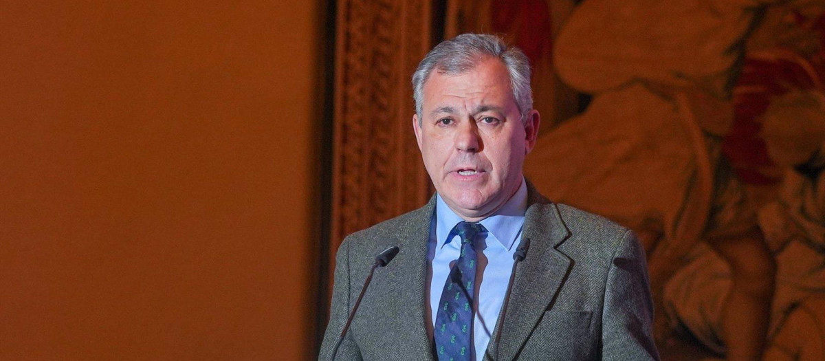 El alcalde de Sevilla, el popular José Luis Sanz, pide explicaciones al Gobierno por el mensaje sobre la posibilidad de retirarle la ayuda al Ayuntamiento