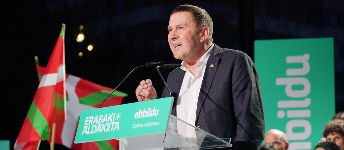 El coordinador general de la coalición, Arnaldo Otegi, en un acto de la campaña electoral