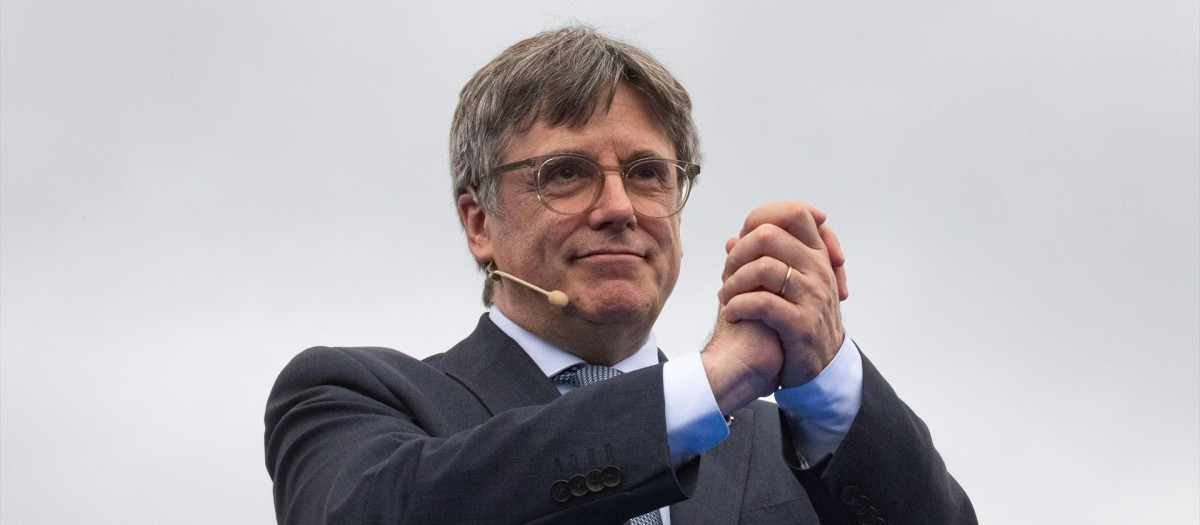El expresidente de la Generalitat y candidato de Junts a las elecciones catalanas, Carles Puigdemont, durante un acto de Junts+,