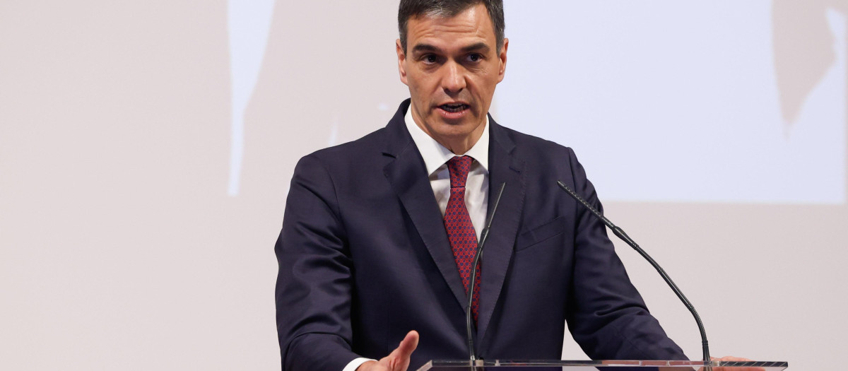 Pedro Sánchez, visita una promoción de vivienda protegida en Dos Hermanas, en directo