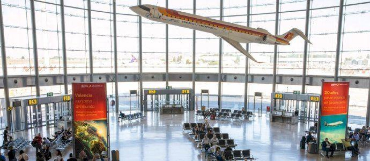Imagen de una de las salas del aeropuerto de Manises, en Valencia