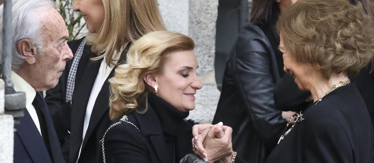 Queen Sofia of Greece with Maria Zurita and Margarita de Borbon during the funeral of Fernando Gomez Acebo in Madrid on Monday , 08 April 2024.