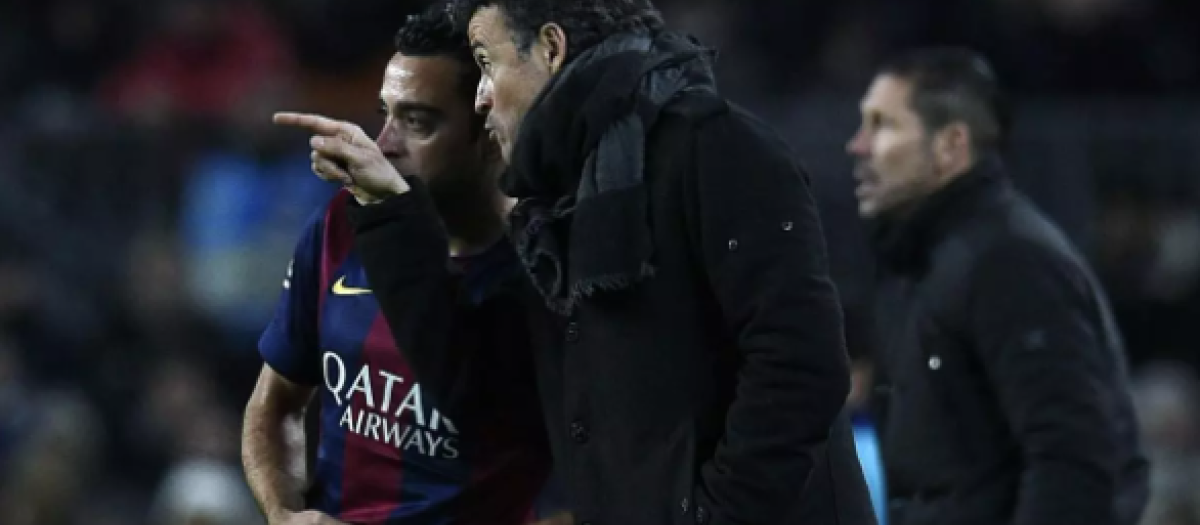 Luis Enrique y Xavi durante la única temporada que coincidieron como técnico y jugador