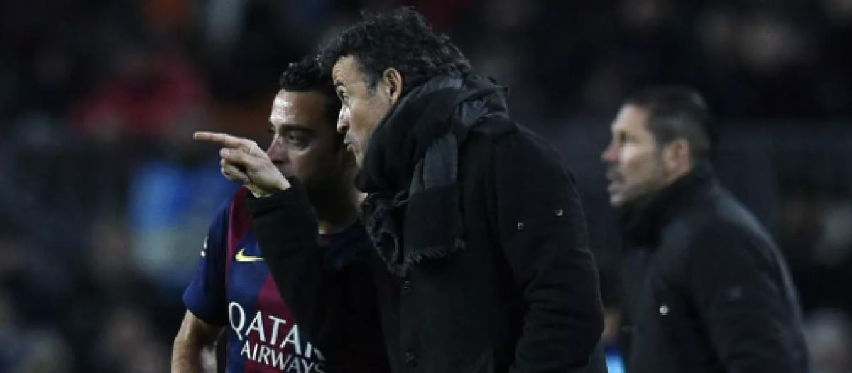Luis Enrique y Xavi durante la única temporada que coincidieron como técnico y jugador