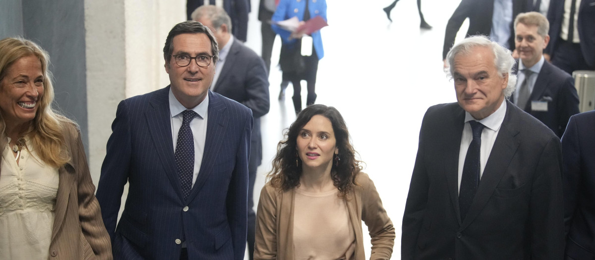 Rocío Albert, Antonio Garamendi, Isabel Díaz Ayuso y Miguel Garrido