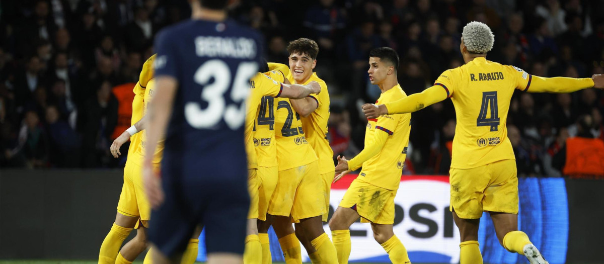 Los jugadores del Barça celebran el gol de Christensen