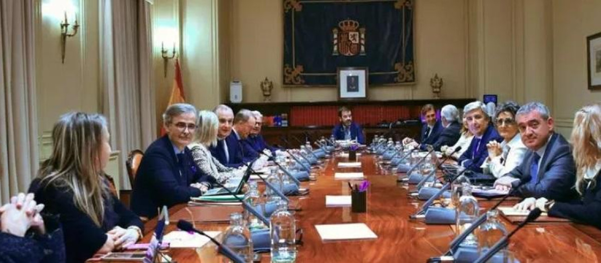 Vicente Guilarte preside el Pleno del CGPJ durante el debate de la Ley de Amnistía