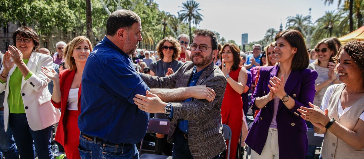 El presidente de ERC, Oriol Junqueras y el presidente de la Generalitat de Catalunya, Pere Aragonés