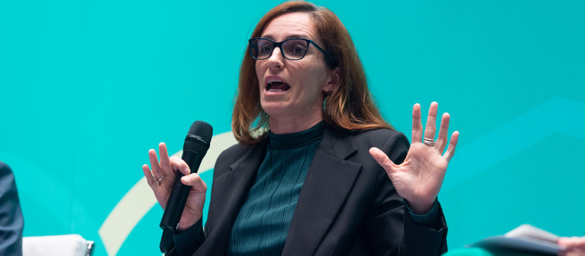 La ministra de Sanidad, Mónica García