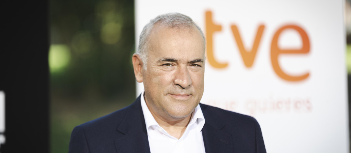Xabier Fortes, director y presentador de La Noche en 24 Horas