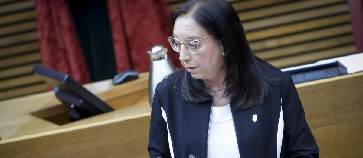 La presidenta de las Cortes Valencianas, Llanos Massó, en su discurso en el Día de la Cámara autonómica