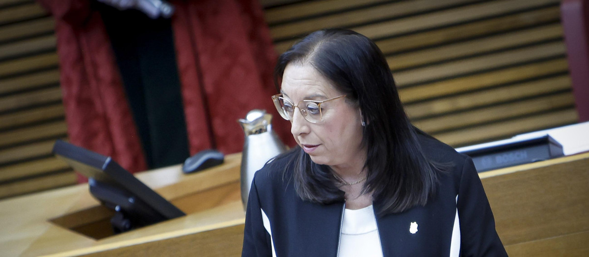 La presidenta de las Cortes Valencianas, Llanos Massó, en su discurso en el Día de la Cámara autonómica