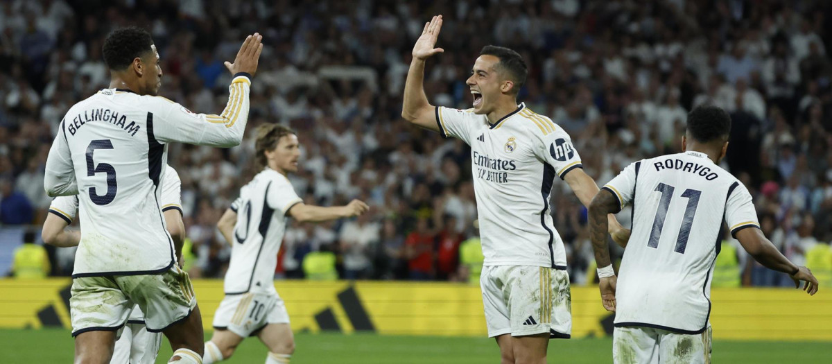 Los jugadores del Real Madrid celebran un gol