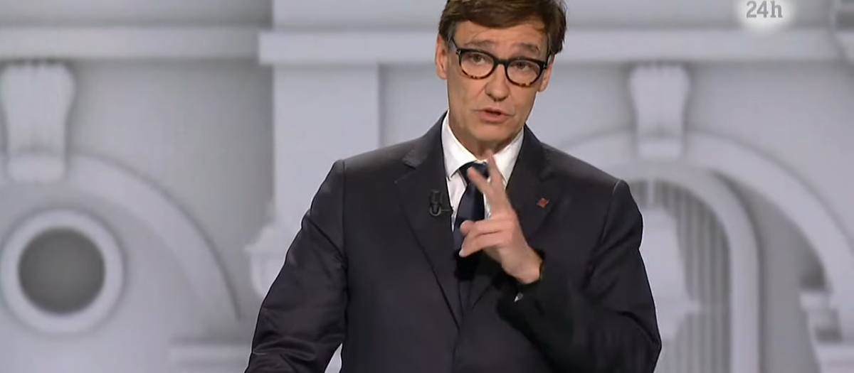 El candidato del PSC, Salvador Illa, en el debate.