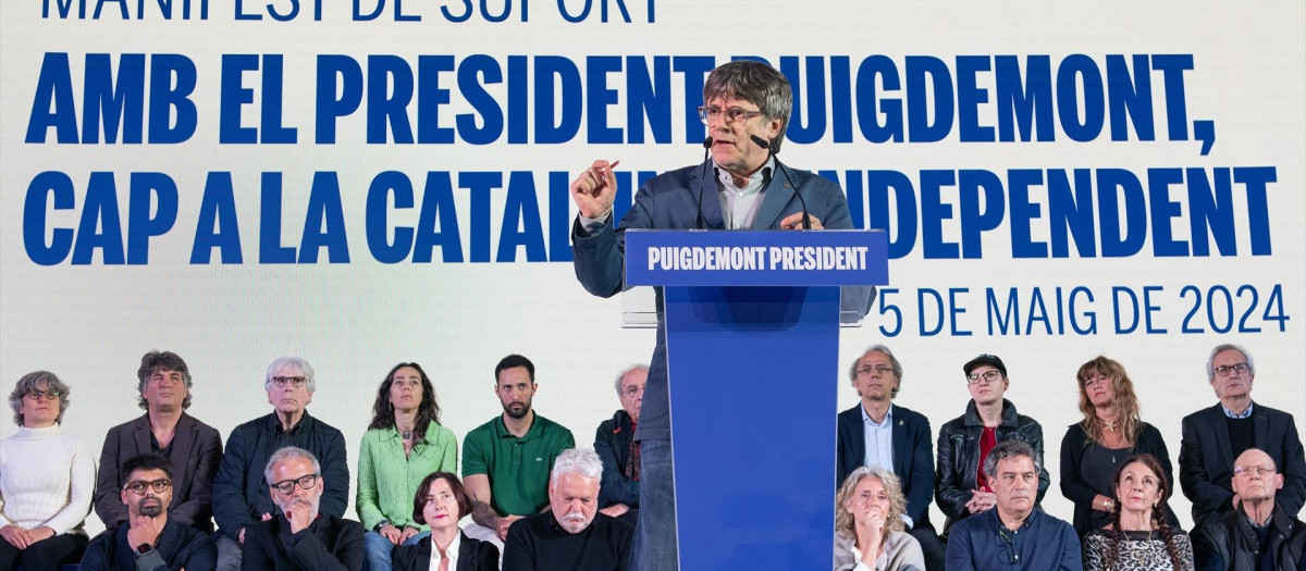El expresidente de la Generalitat de Catalunya y candidato de Junts a las elecciones catalanas, Carles Puigdemont, durante un mitin de Junts+