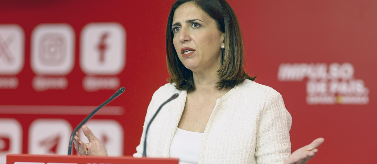 La portavoz de la Comisión Ejecutiva Federal del PSOE, Esther Peña, en rueda de prensa