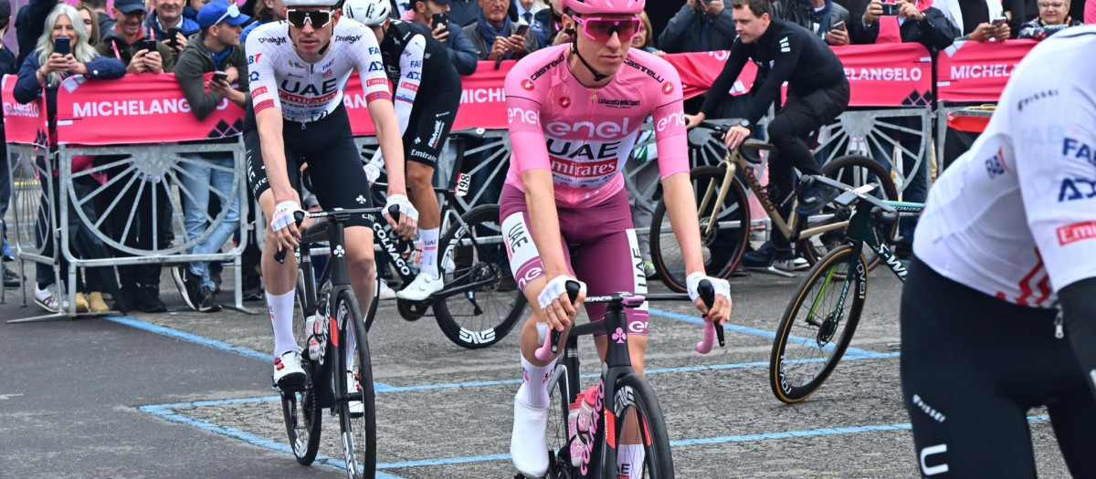 Pogacar durante la tercera etapa del Giro