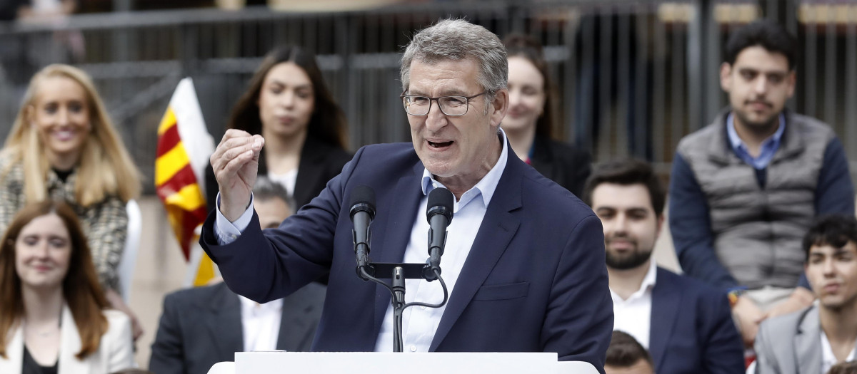 Feijóo en un mitin de campaña