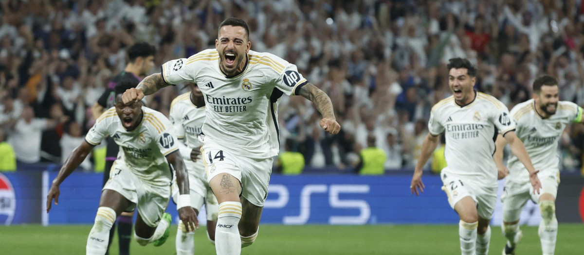 MADRID, 08/05/2024.- El delantero del Real Madrid, Joselu, celebra el segundo gol del equipo madridista durante el encuentro correspondiente a la vuelta de las semifinales de la Liga de Campeones que disputan hoy miércoles Real Madrid y Bayern de Munich en el estadio Santiago Bernabéu, en Madrid. EFE / Juanjo Martín.