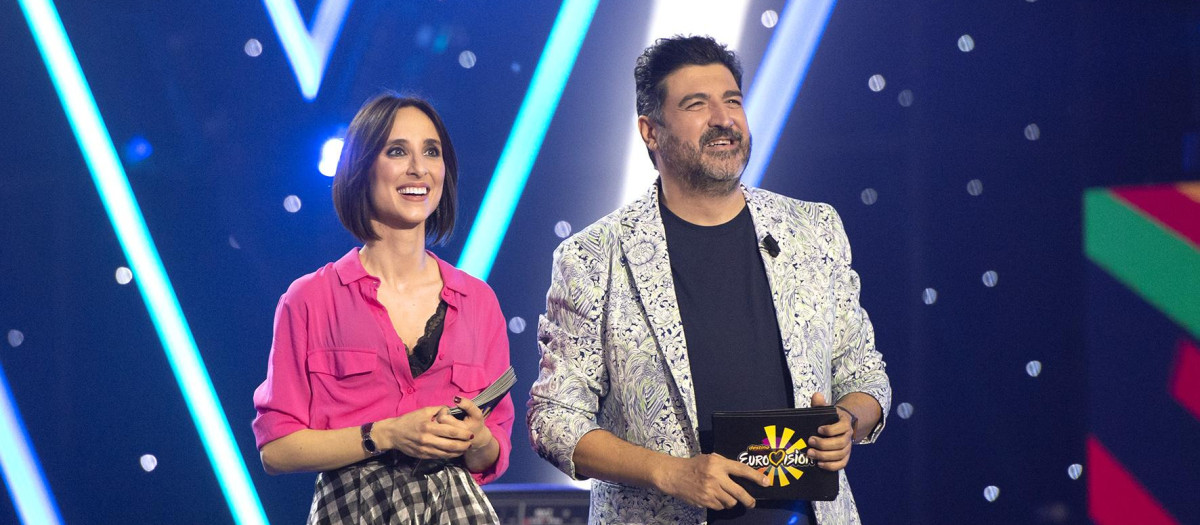 Julia Varela y Tony Aguilar, comentaristas de TVE en Eurovisión