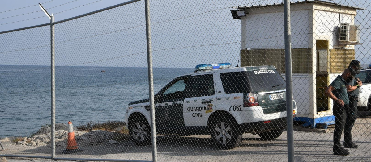 La Guardia Civil y la Gendarmería Real de Marruecos patrullan juntos para combatir la inmigración ilegal