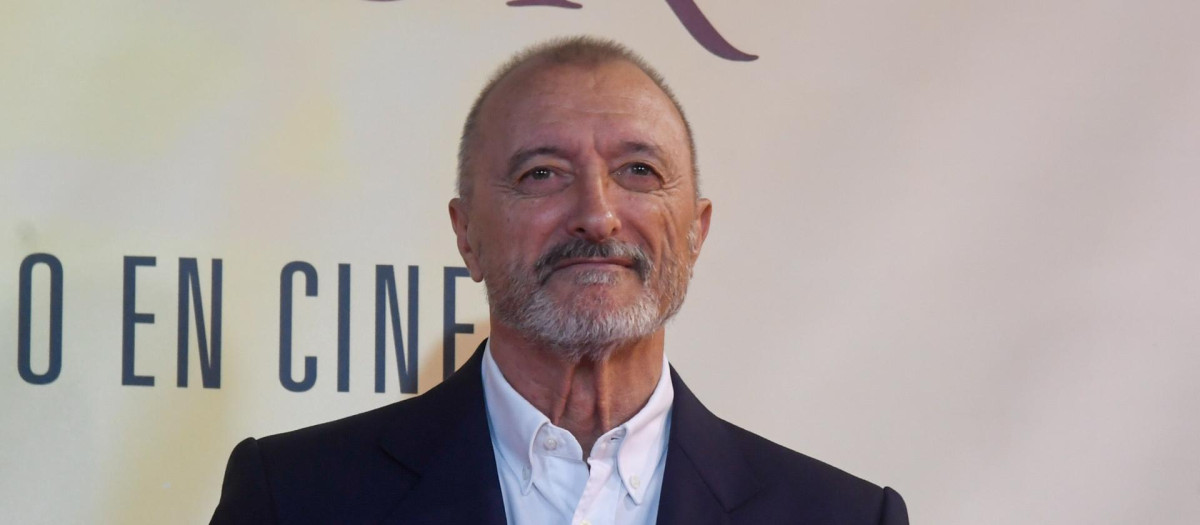 El escritor Arturo Pérez-Reverte