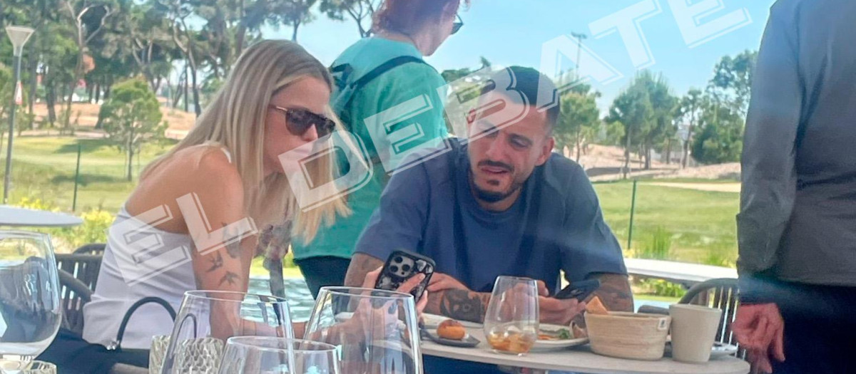El futbolista Joselu, con su mujer