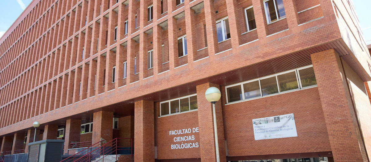 Fachada de la Facultad de Ciencias Biológicas de la Universidad Complutense de Madrid