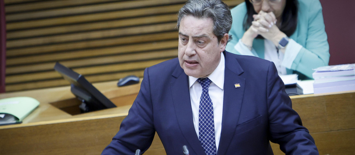 El portavoz de Vox en las Cortes Valencianas, José María Llanos, en el Hemiciclo autonómico