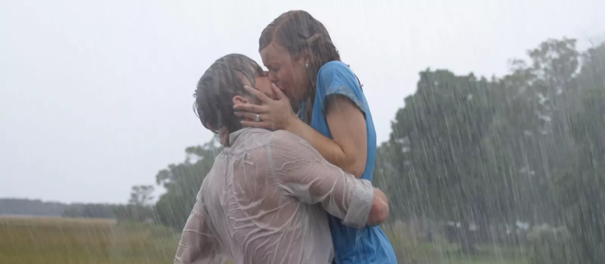 El famoso beso entre Rachel McAdams y Ryan Gosling, en El diario de Noa