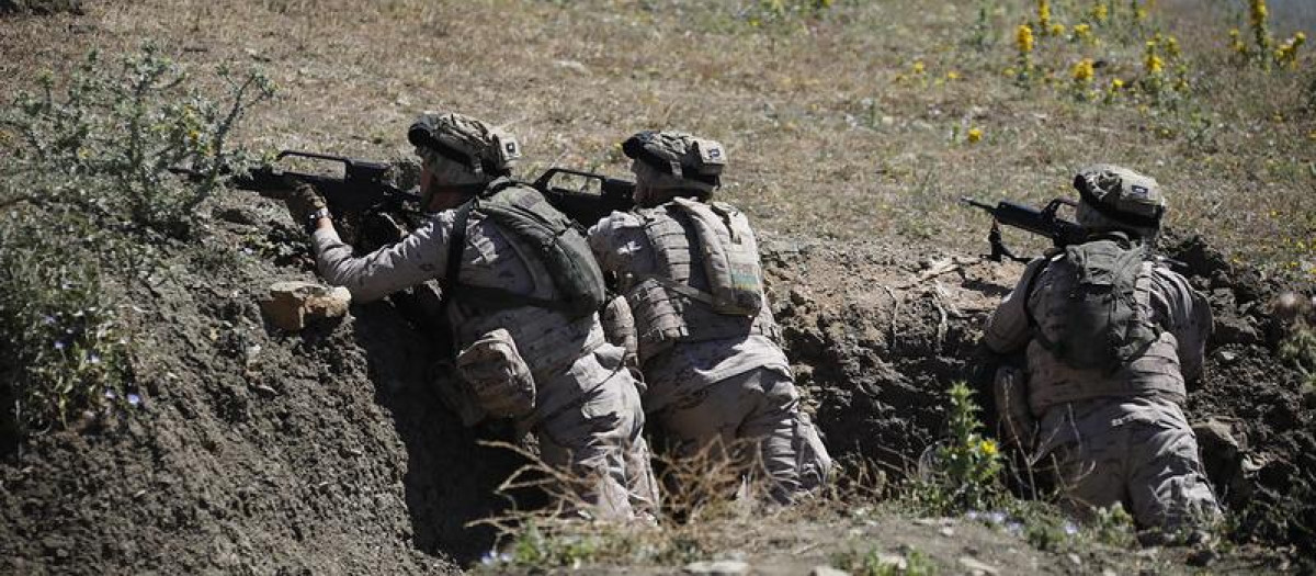Ejercicios de entrenamiento de militares ucranianos en el Campo de Maniobras de la Sierra del Retín